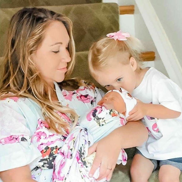 Meet your Posher, Lori - Picture 1 of 1